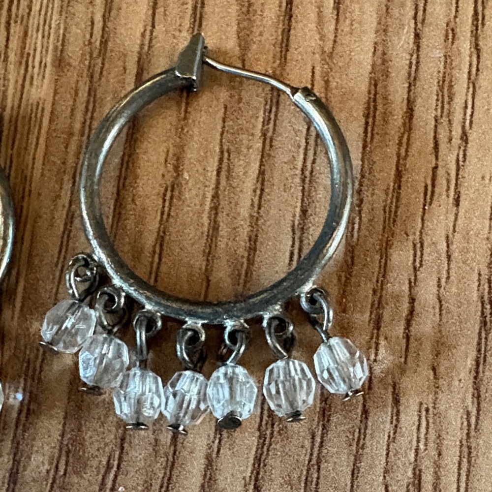 VINTAGE SILVER-TONE HOOP DANGLING CLEAR CRYSTALS LEVERBACK 1.3" EARRINGS - Picture 4 of 7